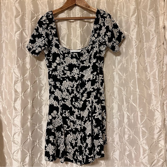 Flynn Skye Black Floral Button Front Mini Dress - Picture 1 of 13